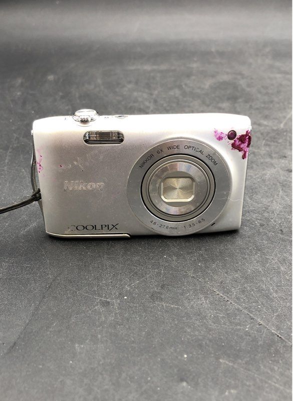 Nikon Coolpix S3200 6X Wide Optical Zoom Digital Camera