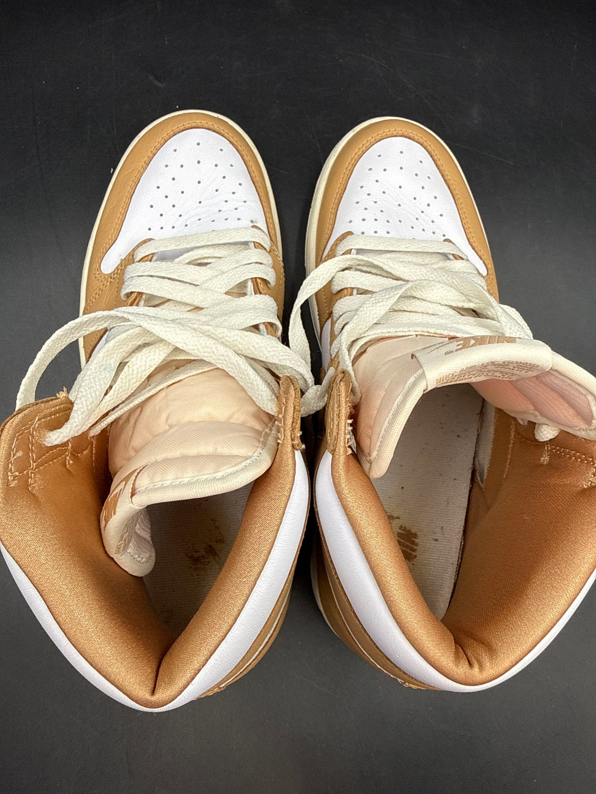 Nike Air Jordan 1 Retro High OG Praline Women's Sneakers Size 9.5 COA
