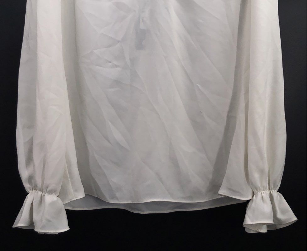 Trina Turk Women's White Jana Top V-Neck Ruffle Bell Sleeve Blouse Sz S NWT