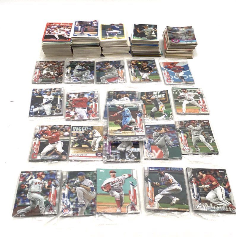 3.8 lbs. Lot of Baseball MLB Cards. Medium Box, Unsorted