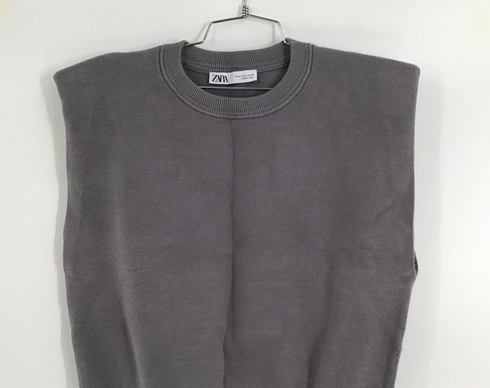 Zara Women&#39;s Gray Knitted Crew Neck Sweater Vest - Size Medium