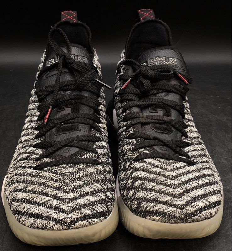 Nike Men's Lebron 16 Black White Athletic Shoes - Size 8.5