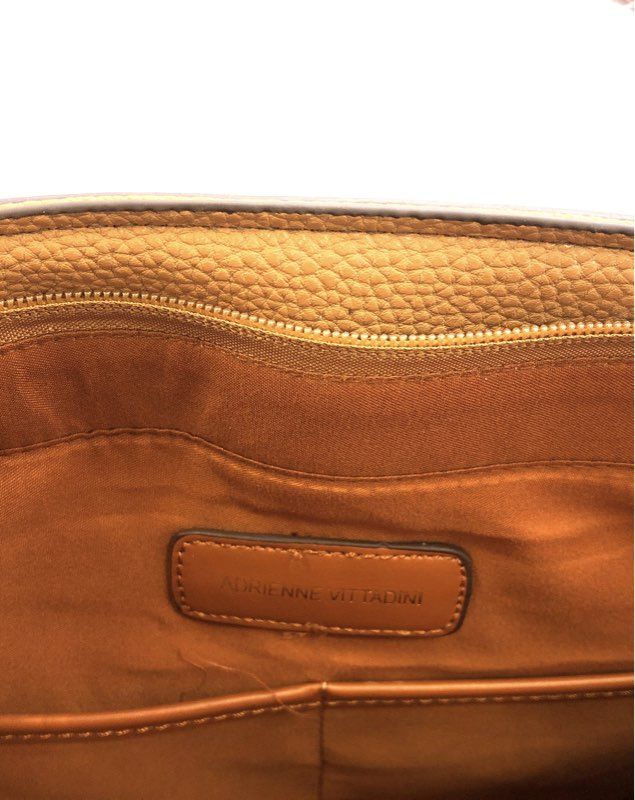 Adrienne Vittadini Natural Pebbled Tote Bag NWT Gold Hardware Workbook Sleeve