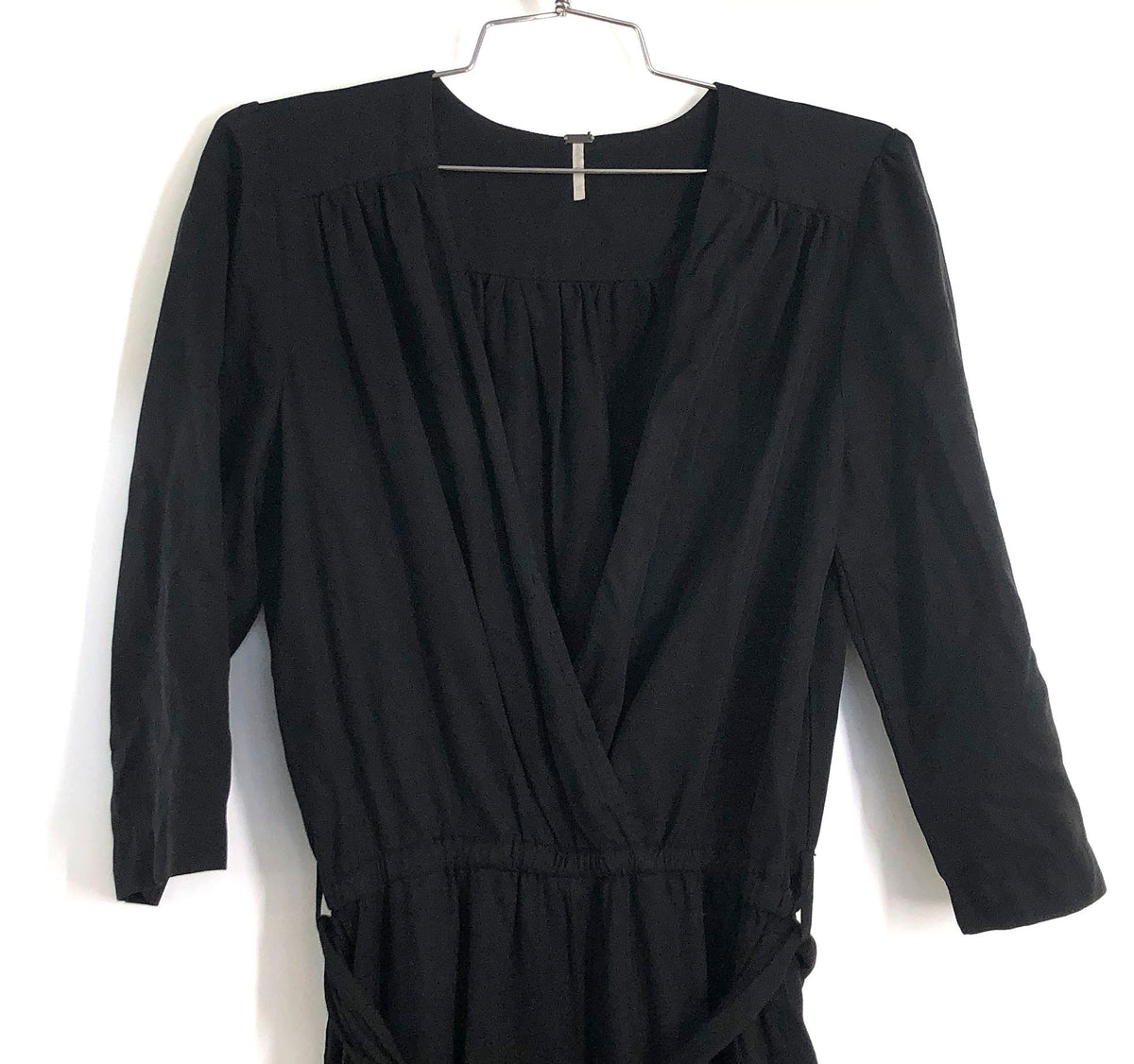Young Fabulous & Broke Women's Black Surplice V-Neck Tie Waist Jumpsuit Sz XS