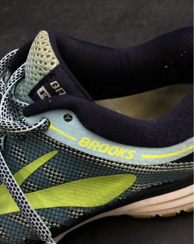 Brooks Women's Revel Green Athletic Shoes - Size 8.5