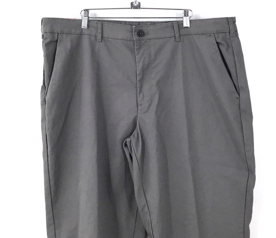 NWT Izod Men's Smoked Pearl Chino Pants - Size 40x32