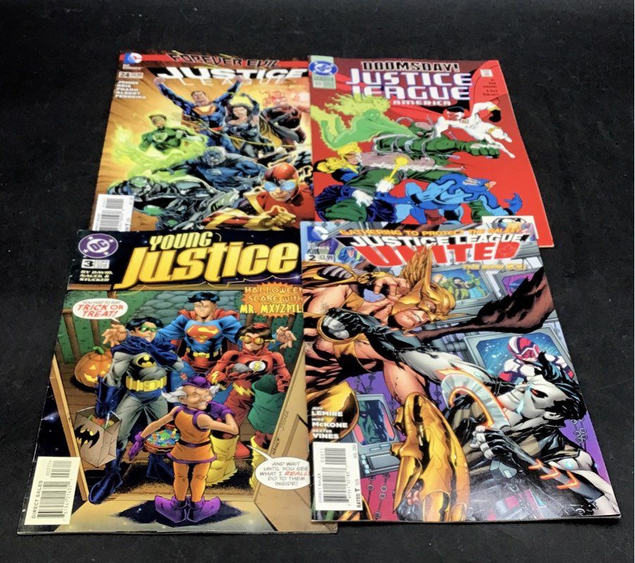 DC Comics Book Lot 1990s-2010s Superhero Mixed Titles Approximately 20