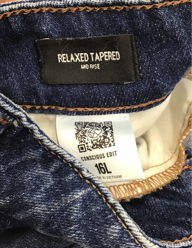 Express Women's Relaxed Tapered Mid Rise Distressed Blue Jeans Sz 16L NWT