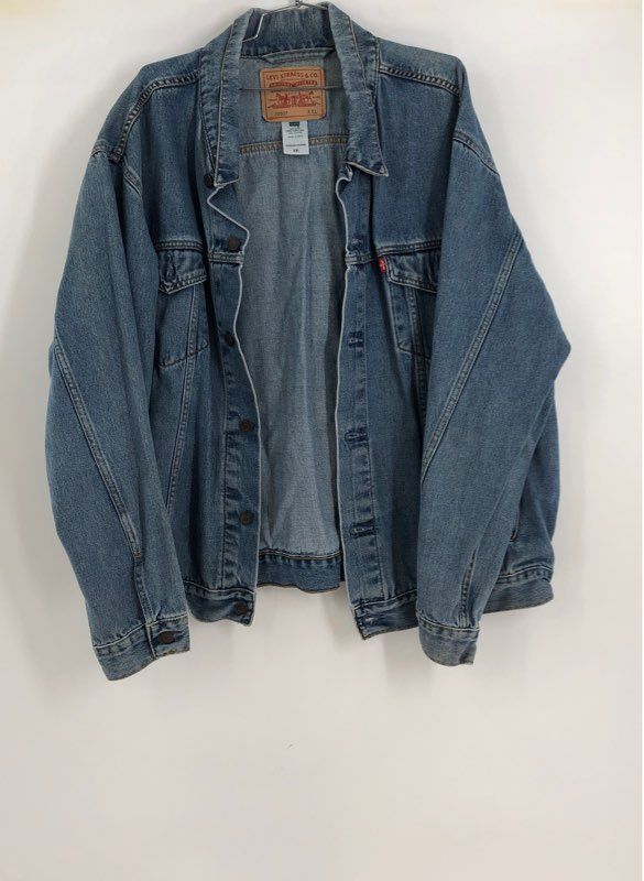 Levi&#39;s Men&#39;s Blue Cotton Collared Denim Trucker Jacket - Size 2XL