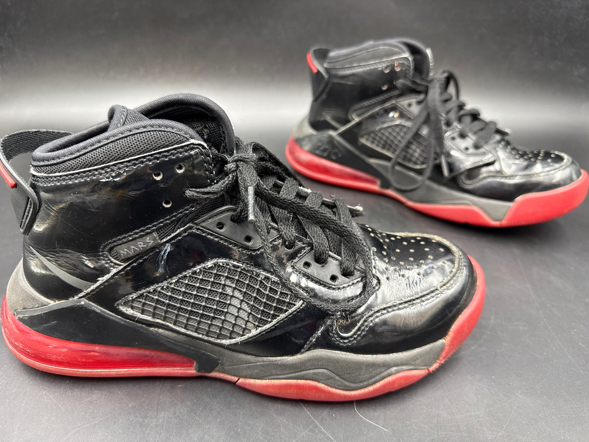 Nike Jordan Mars 270 Black Red Grey High Top Sneakers Size 5.5Y COA