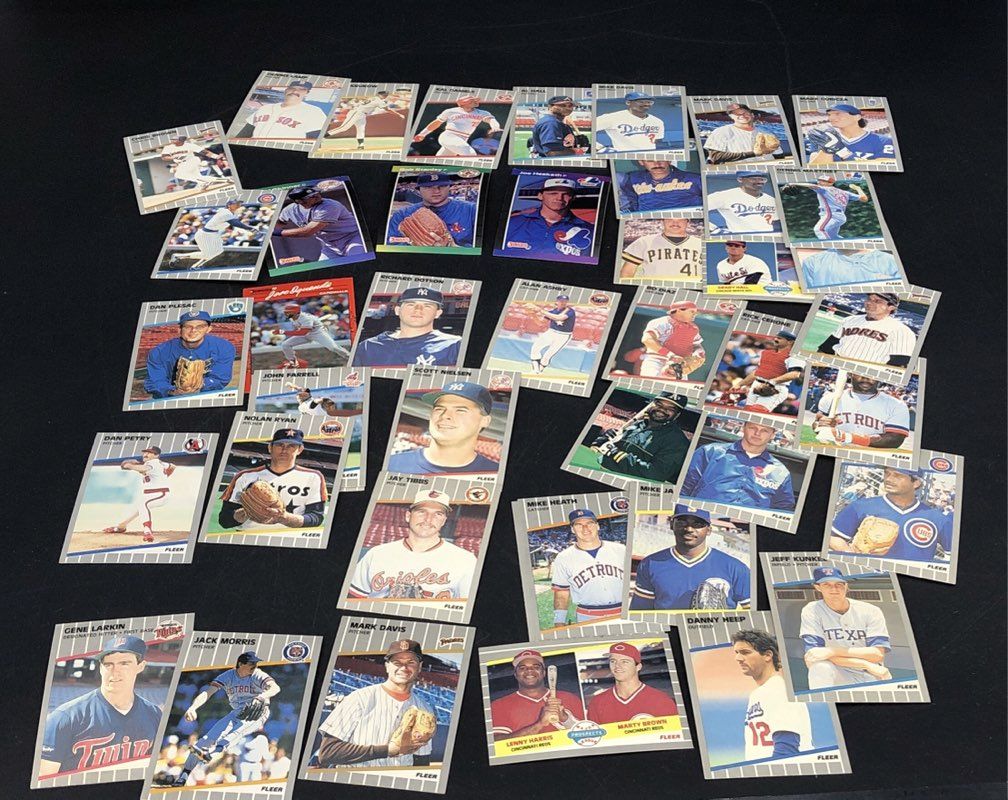 11.8 lbs. Lot Of Baseball MLB Cards. Medium Box, Unsorted