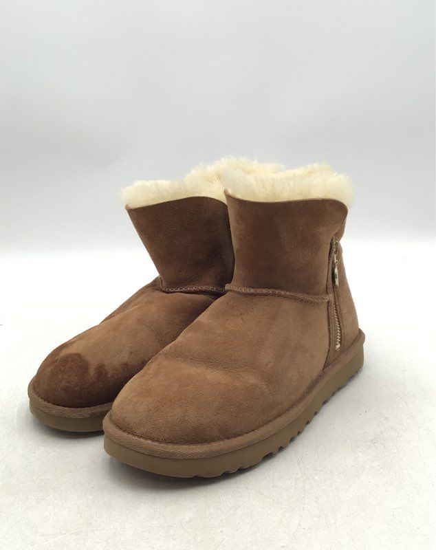 Ugg Women&#39;s Brown Suede Side Zip Shearling Style Boots - Size 9