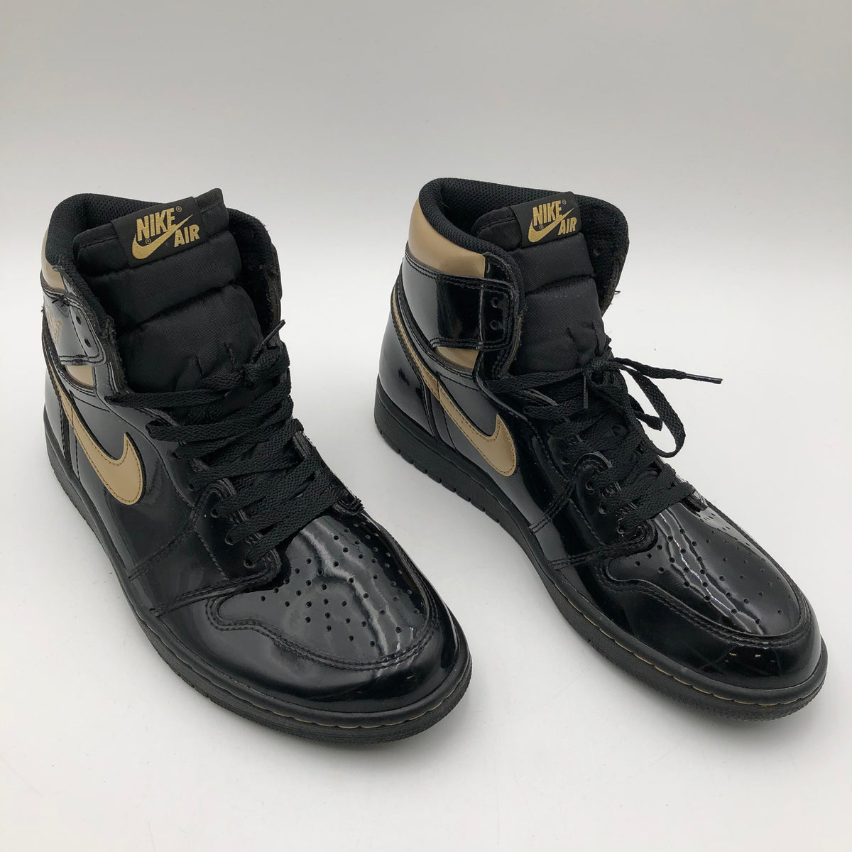 Nike Air Jordan 1 Retro High OG Black Metallic Gold Sneakers Size 10 COA