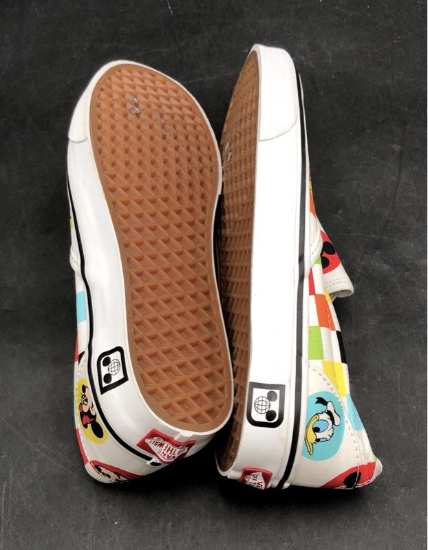 Vans Classic Slip-On Young at Heart Multi Character Print Men's Size 10