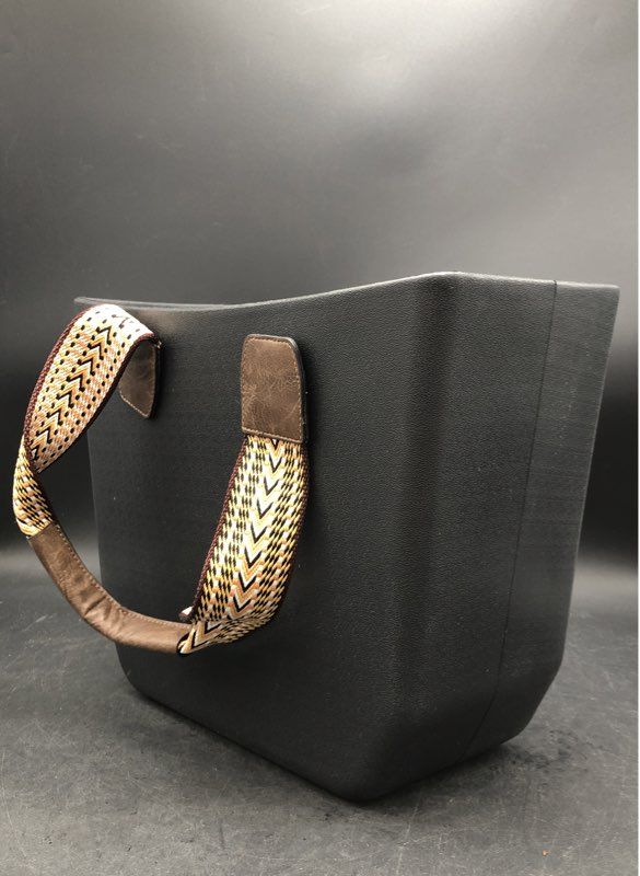 Versa Black Tote Bag