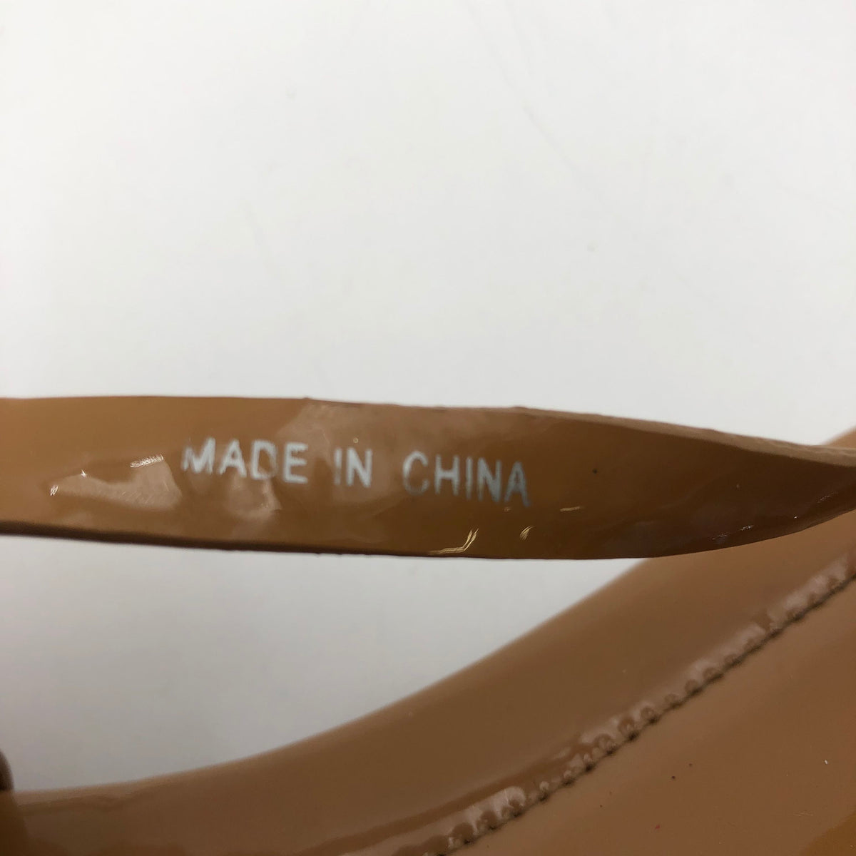 Tory Burch Emmy Miller Tan Patent Leather Thong Sandals Women's Size 10 COA
