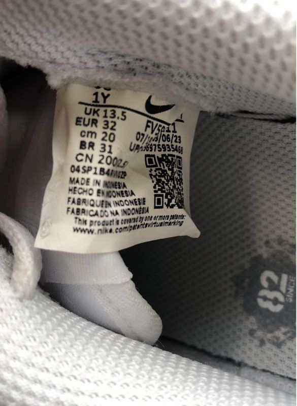 Nike Boys White Athletic Shoes - Size 1Y