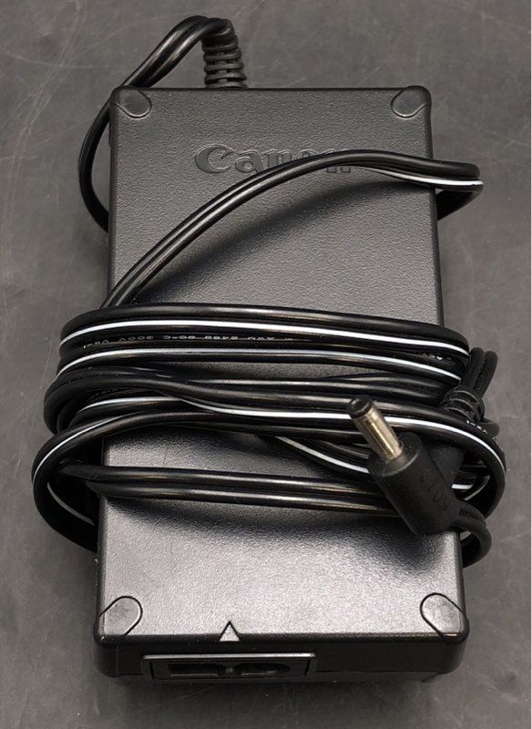 Canon DC40 Compact DVD Camcorder With Adapter