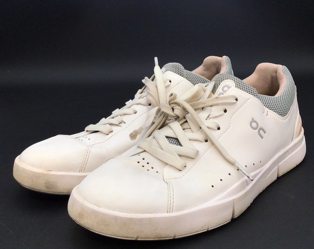 On Cloud Women&#39;s White Athletic Shoes - Size 10