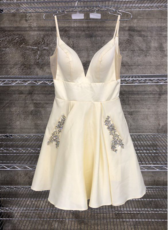 Angela & Alison Women's Ivory A-Line Cocktail Dress Rhinestone V-Neck Sze 4