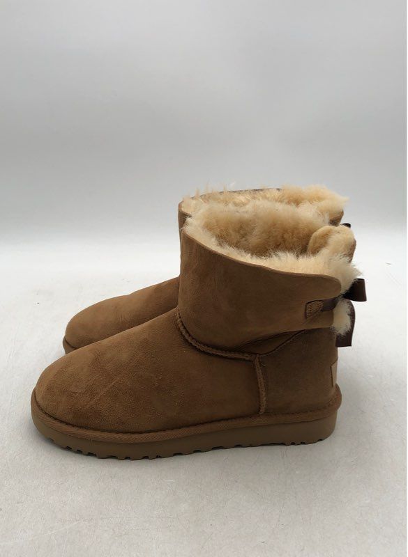 Ugg Women&#39;s Brown Suede Ankle Snow Boots - Size 7