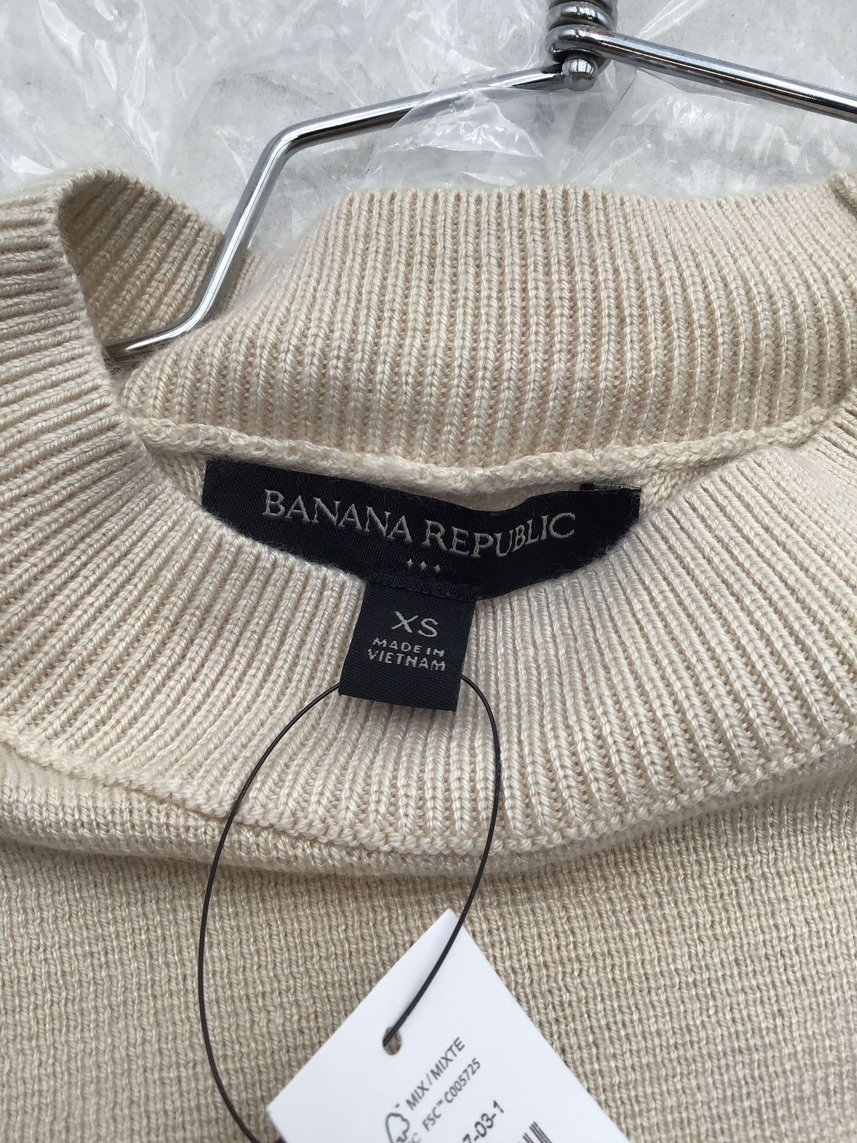 NWT Banana Republic Men&#39;s Beige Pullover Sweater - Size XS