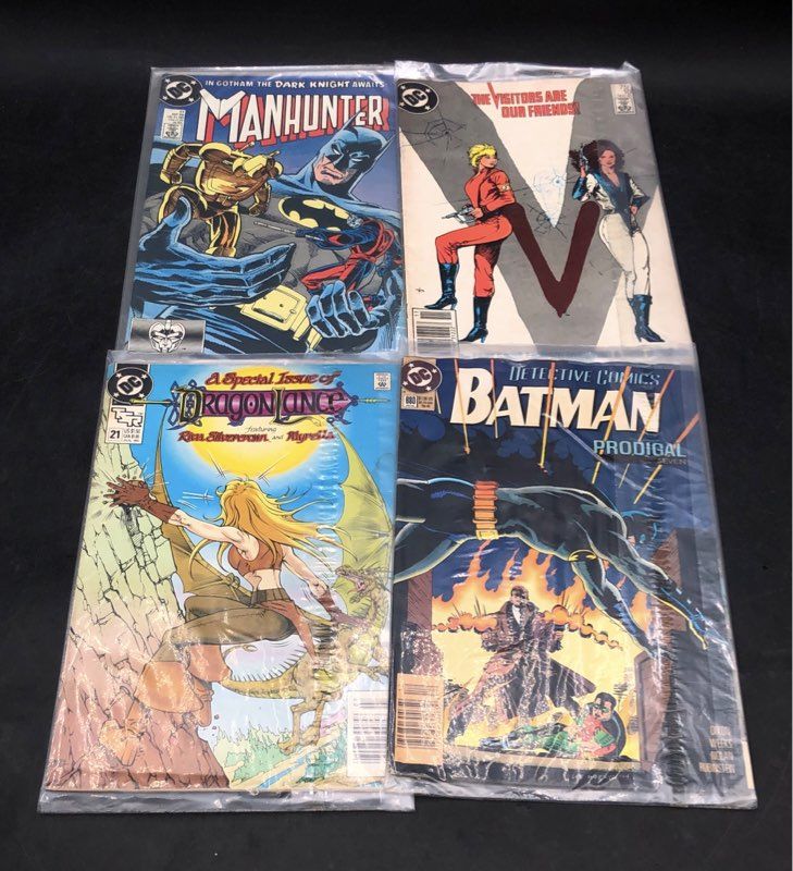 DC Comic Lot 1980s-1990s Batman Detective Comics Approximately 25