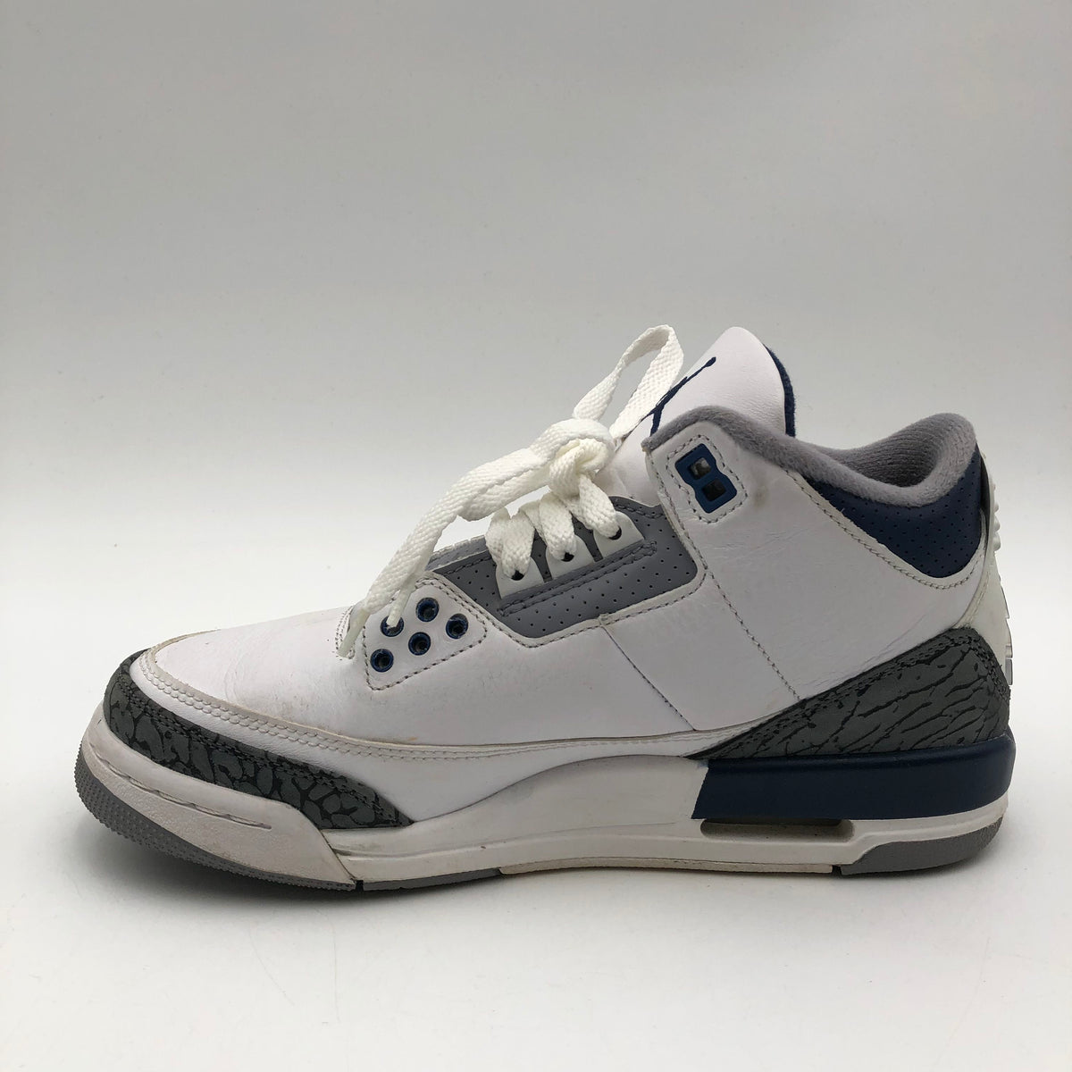 Nike Air Jordan 3 Retro Midnight Navy Boy's Sneakers Size 6.5 COA