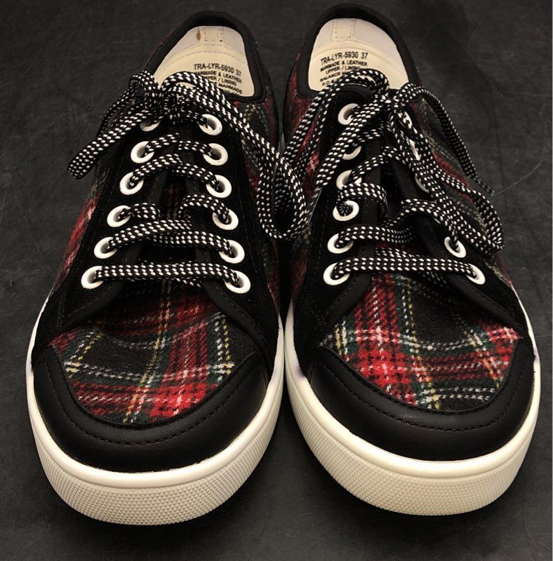 Traq by Alegria Lyra Red Plaid Suede Low Top Sneakers Womens Size 37 / US 7