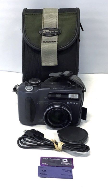 Vintage Sony Cyber-shot DSC-S85 4.1MP Digital Camera w/ Bag + Memory Sticks