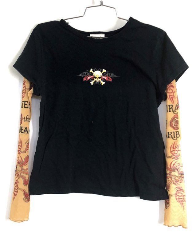 Vintage Walt Disney World Women's Pirates of the Caribbean Mesh Sleeve Shirt L