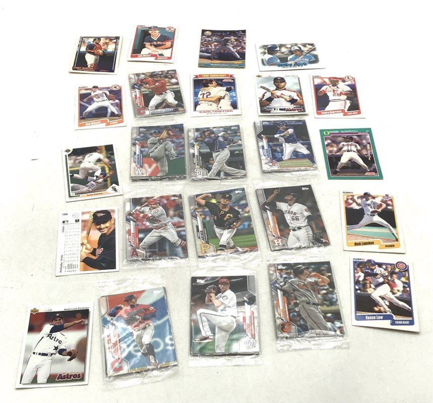 4.4 lbs. Lot of Baseball MLB Cards. Medium Box, Unsorted