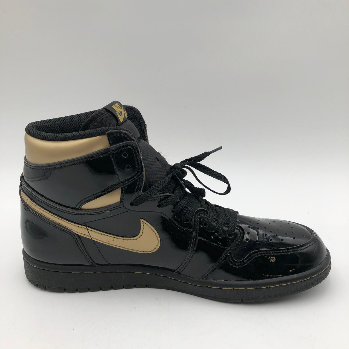 Nike Air Jordan 1 Retro High OG Black Metallic Gold Sneakers Size 10 COA