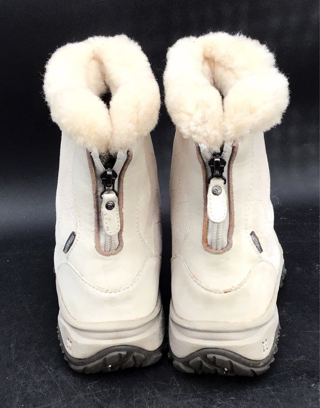 The North Face Women's Cream Snow Boot - Size 7