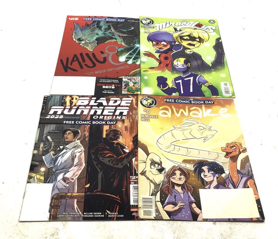 Comic Book Lot Marvel DC Image IDW VIZ Modern Age Mixed Genres 25 Comics