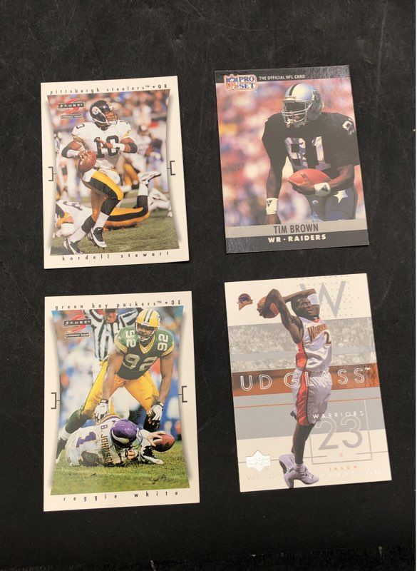 12:8.0lbs. Lot Of Mixed Sports Baseball, Football Cards. Medium Box, Unsorted