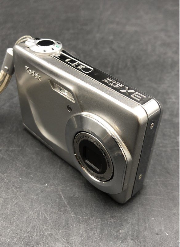Kodak EasyShare C180 10.2MP Digital Camera 3x Optical Zoom Silver w/ Pouch