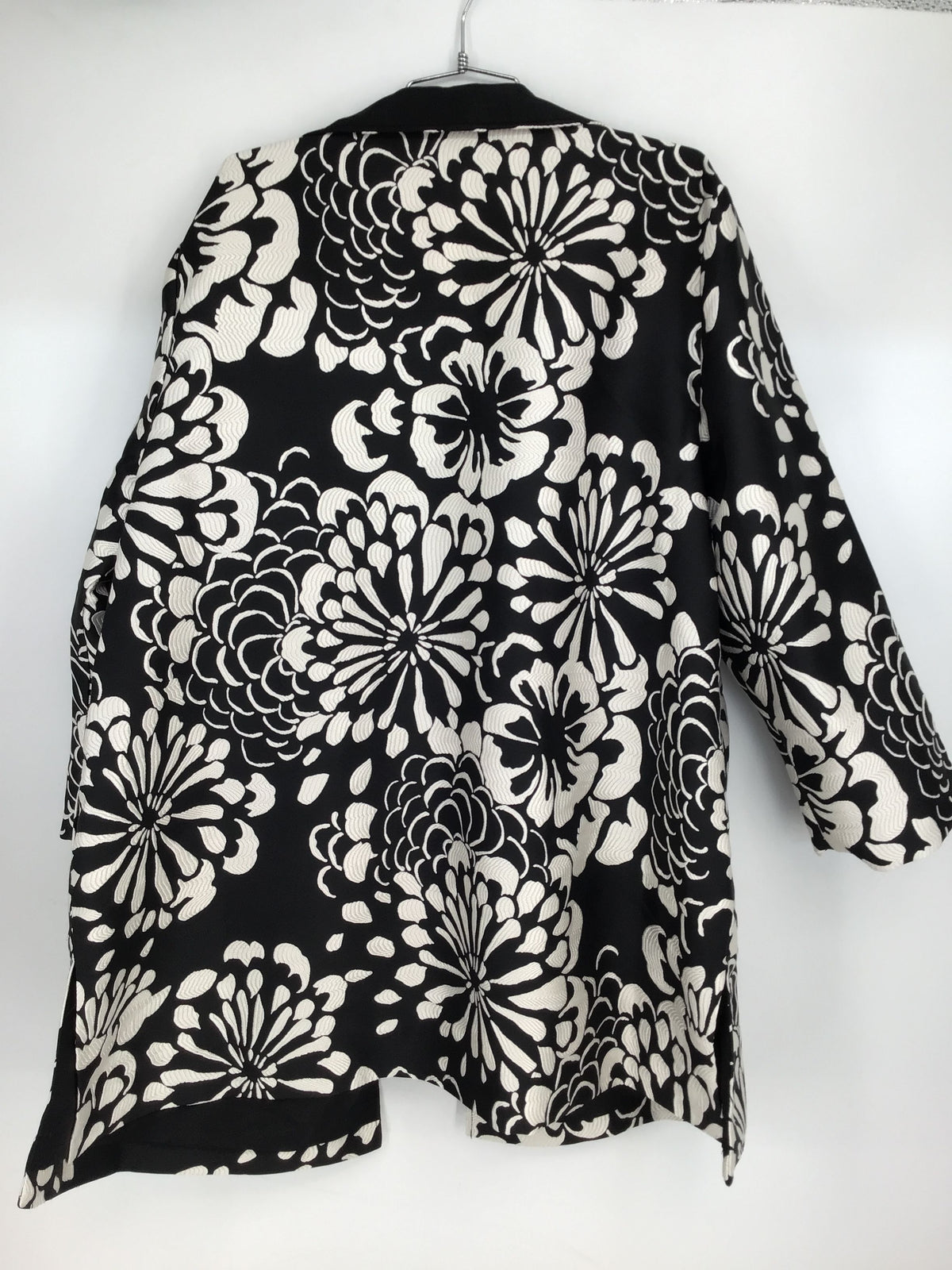 Chico&#39;s Women&#39;s White Black Floral Jacket - Size 2XL