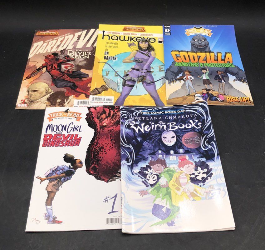 Comic Book Lot Marvel DC Vertigo Topps 1980s-Modern Superhero Approximately 25