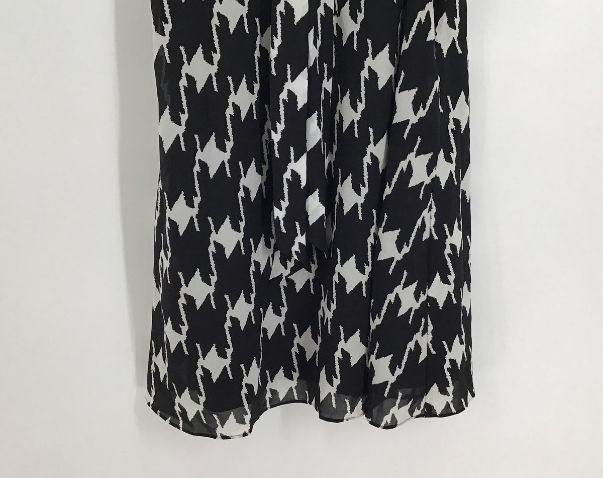 NWT Vince Camuto Women&#39;s White Black Houndstooth Sleeveless Swing Dress - Sz 10