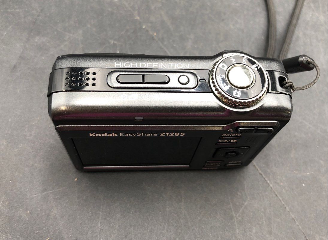 Kodak EasyShare Z1285 5X Optical Zoom 12 MP Digital Camera