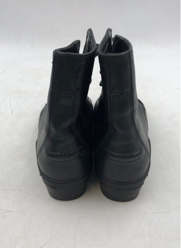 Ariat Women&#39;s Black Booties - Size 7.5