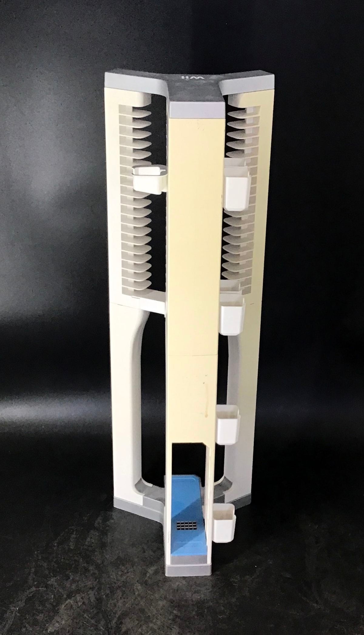 Nintendo Wii White Game Storage Rack Tower Disk Stand