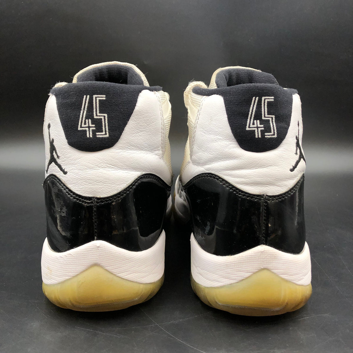 Nike Air Jordan 11 Retro Concord White Black 2018 Sneakers Size 9.5 COA