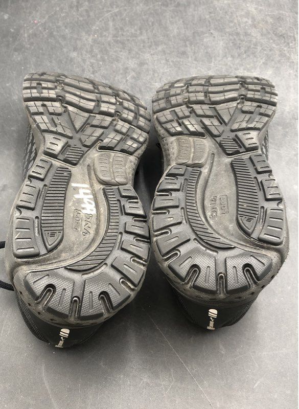 Brooks Men's Ghost 13 Black Athletic Shoes - Size 10