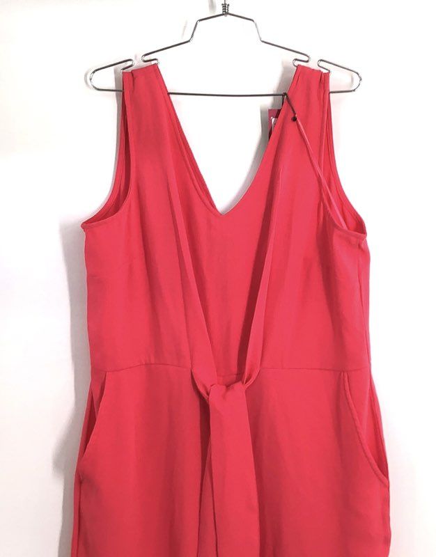 Vince Camuto Women's Pink Allure Tie Waist V-Neck Wide Leg Jumpsuit NWT Sz L