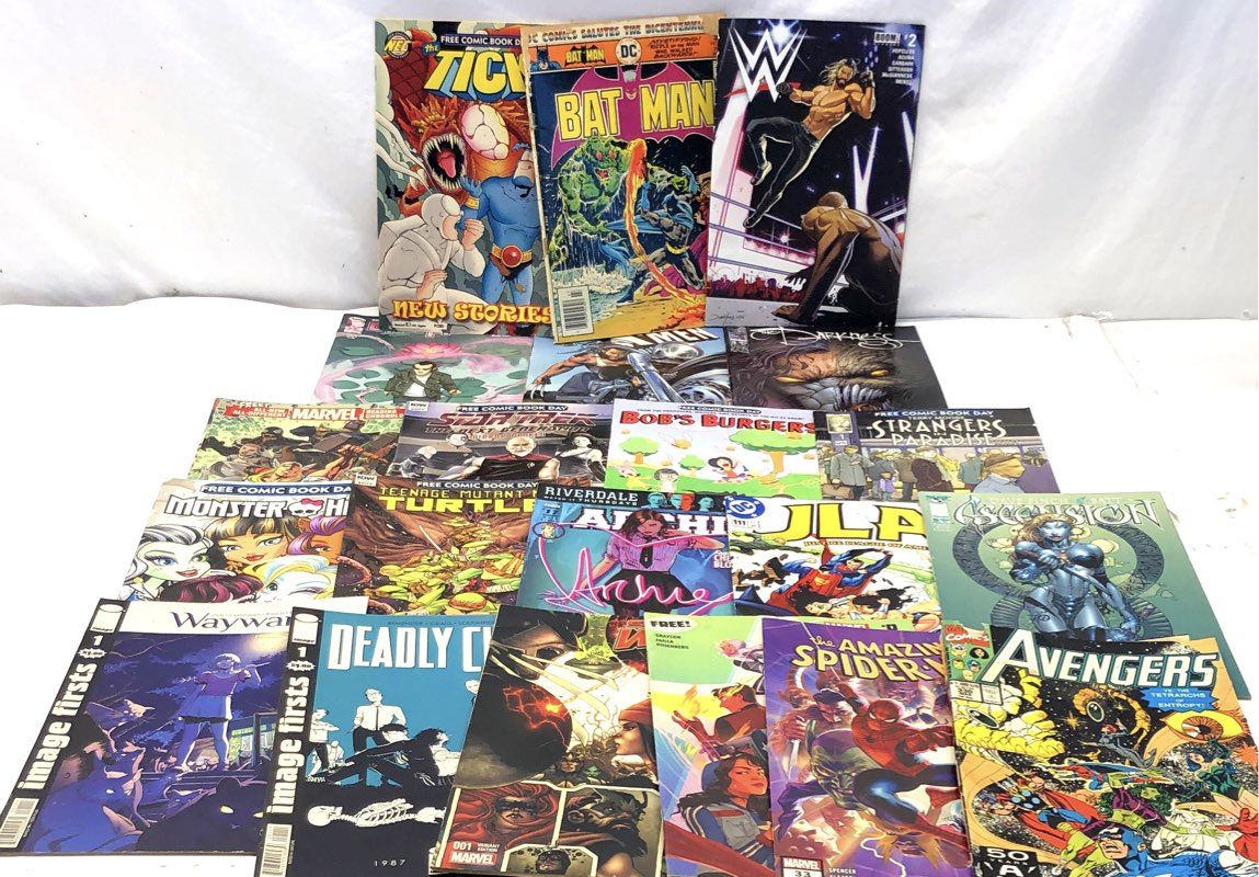 Comic Book Lot Marvel DC Image IDW 1970s-Modern Mixed Superhero 19 Comics