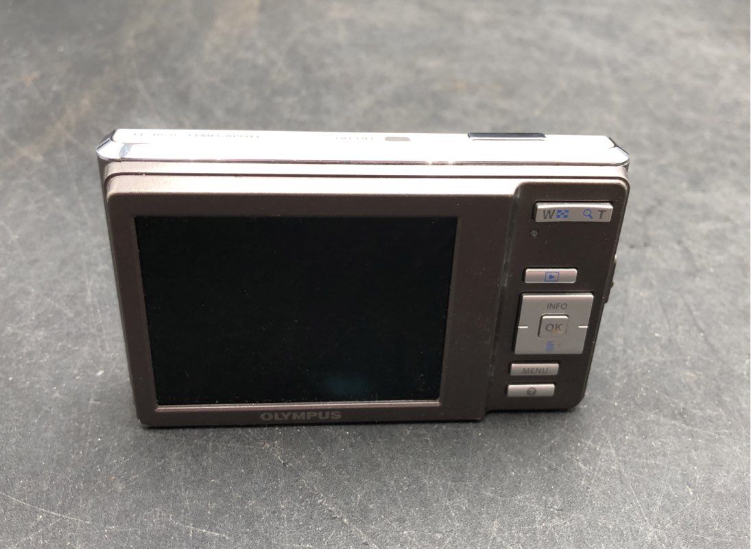 Olympus FE-4020 4X Wide Angle Zoom 14 MP Digital Camera