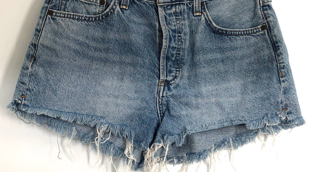 Denim Forum Women's The Yoko Short Blue Light Wash Frayed Cutoff Shorts Sz 27
