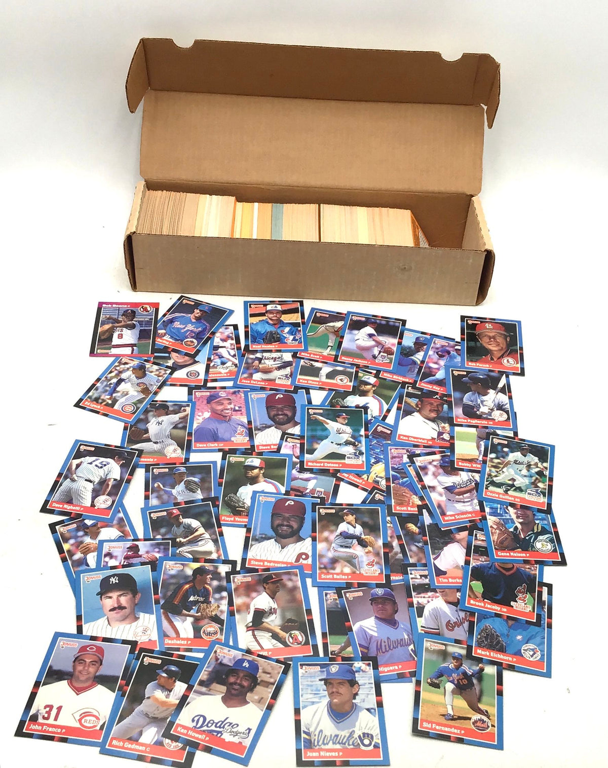 Lot Of Fleer Baseball MLB Cards. Medium Box, Unsorted